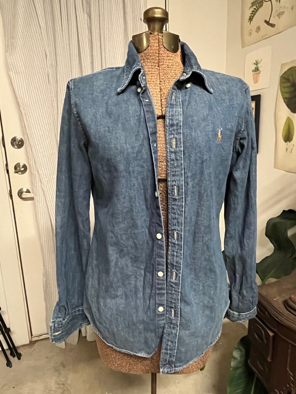 Ralph Lauren Women’s Button Down Shirt M Custom Fit Chambray Denim Old Money